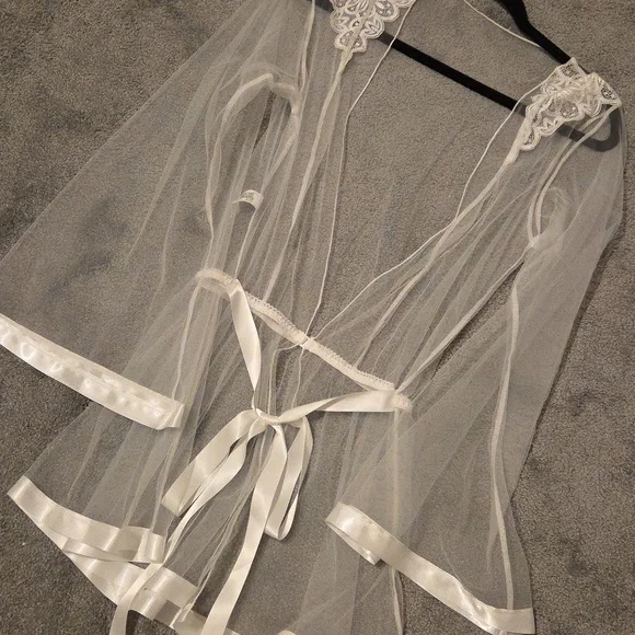 White Bridal Sheer Robe - Picture 3 of 4
